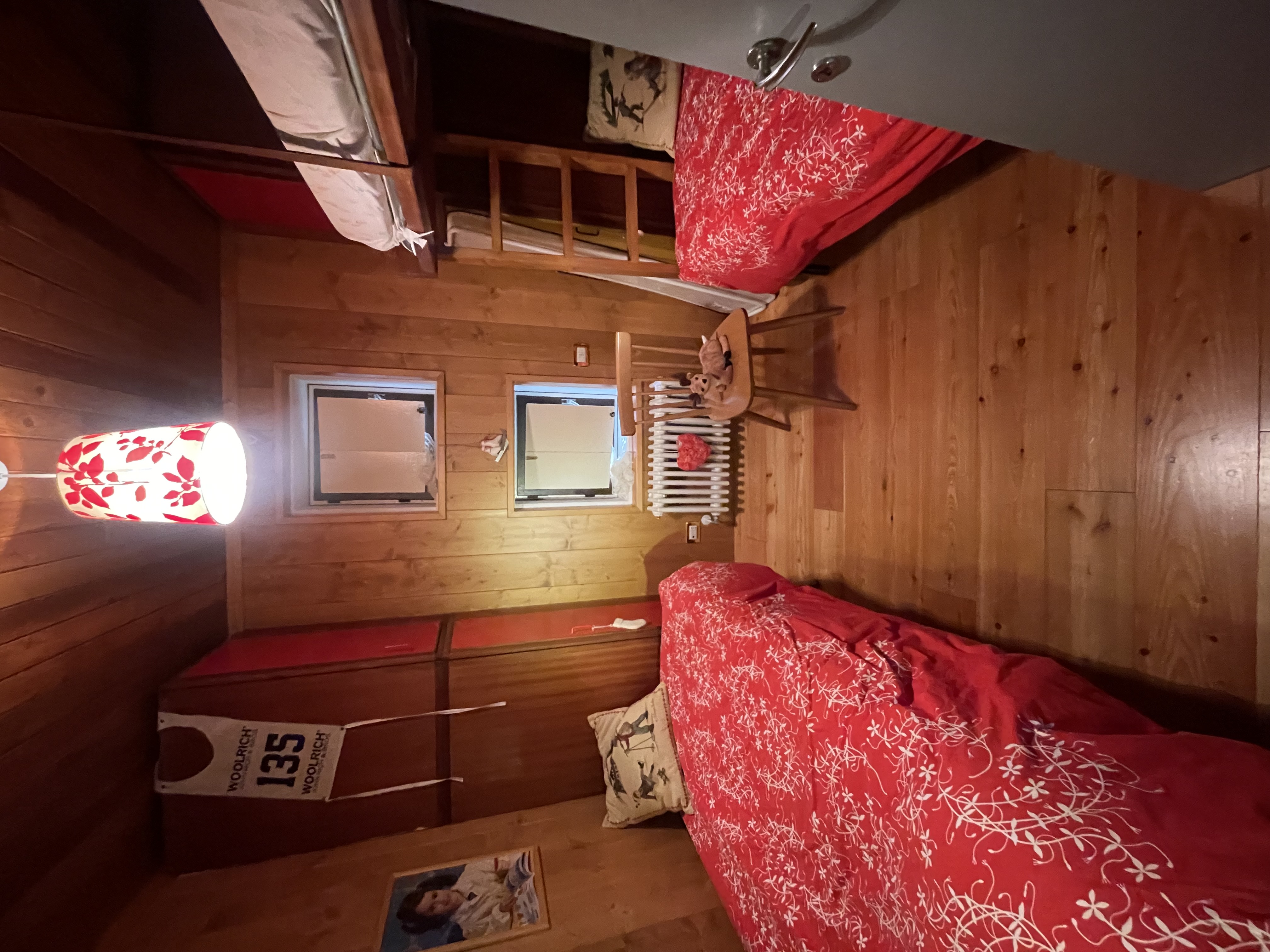 Cameretta con 1 singolo e letto a castello